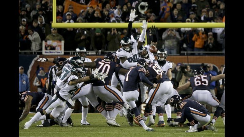 Eagles' win sends Cowboys to Los Angeles